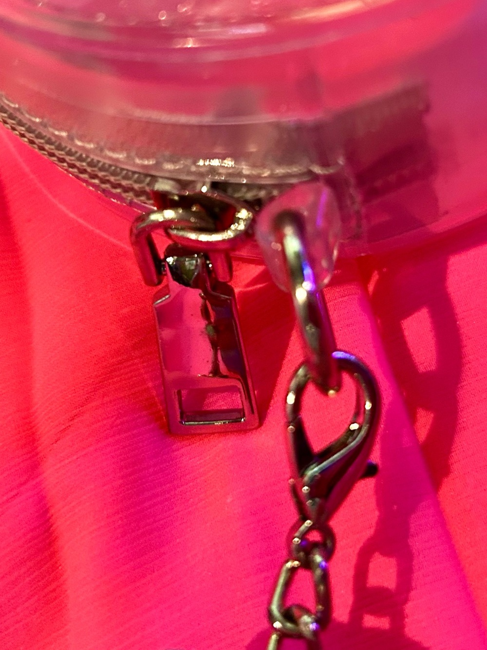 Like Dreams Clear Quilted Plastic Novelty Heart Bag w/ Silver Chain Strap - Picture 8 of 13